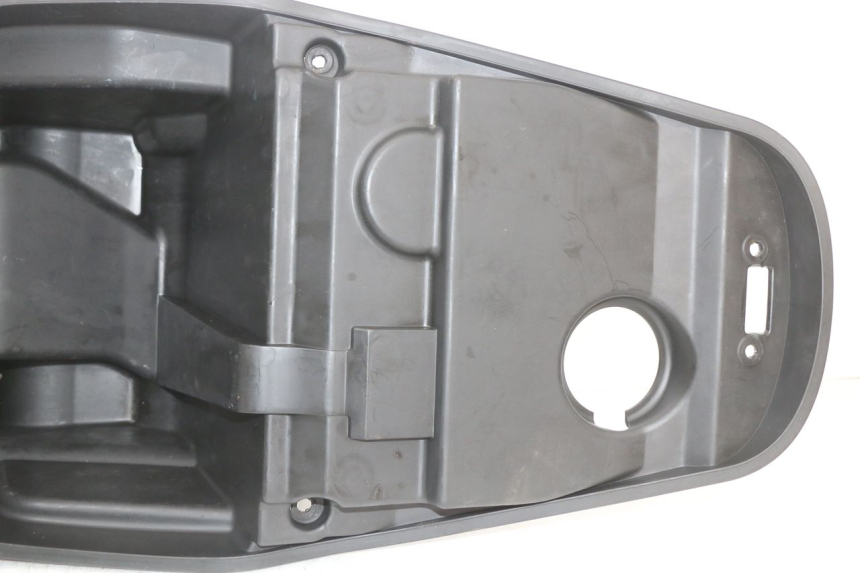 photo de COFFRE SELLE KYMCO SUPER 8 4T 50 (2021 - 2024) - Zoom état d’usage