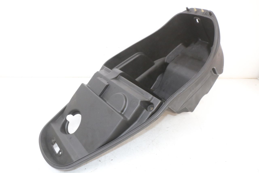 photo de COFFRE SELLE KYMCO SUPER 8 4T 50 (2021 - 2024) - Vue d’ensemble