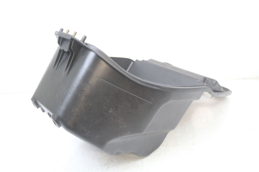 photo de COFFRE SELLE KYMCO SUPER 8 125 (2008 - 2015) - Gros plan technique