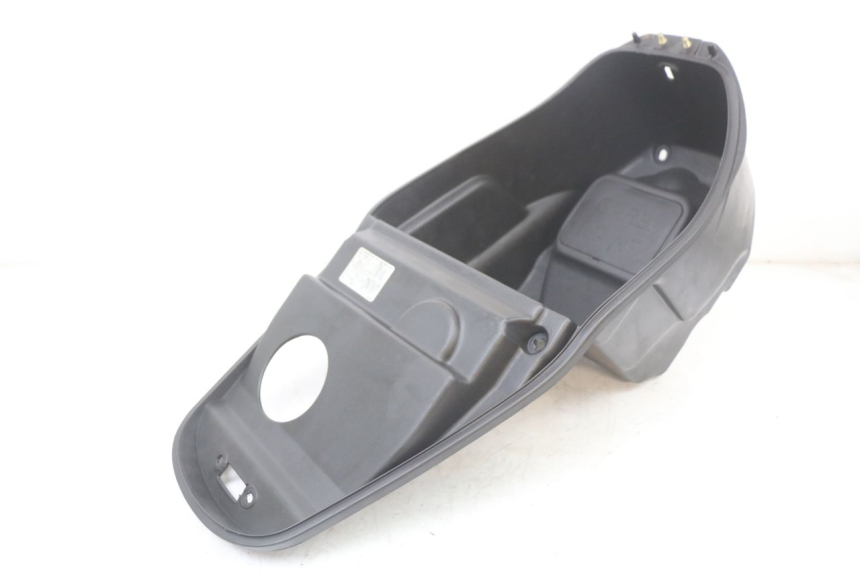 photo de COFFRE SELLE KYMCO SUPER 8 125 (2008 - 2015) - Vue d’ensemble