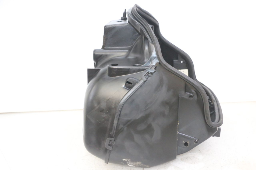 photo de COFFRE SELLE PIAGGIO SUPER LX 125 (2000 - 2003) - Points de fixation