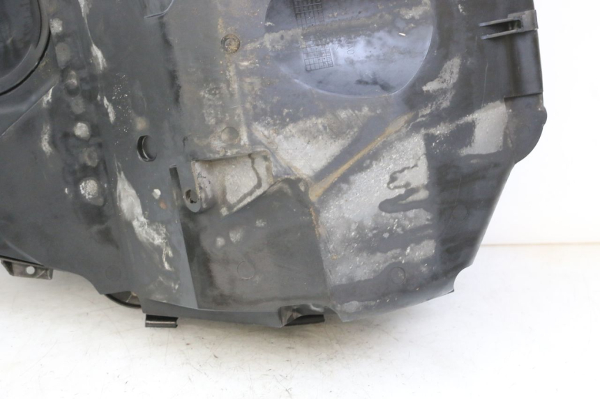 photo de COFFRE SELLE SUZUKI BURGMAN 125 (2015 - 2017) - Gros plan technique