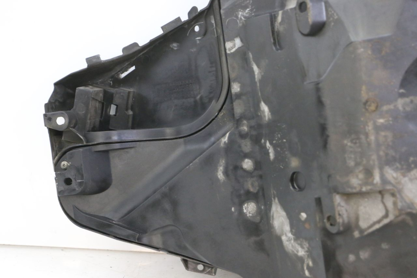 photo de COFFRE SELLE SUZUKI BURGMAN 125 (2015 - 2017) - Vue d’ensemble