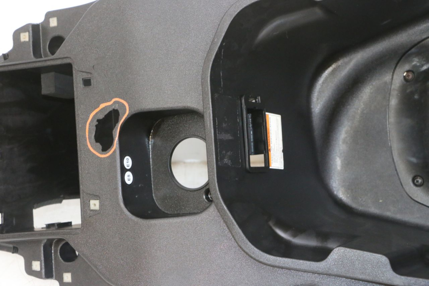 photo de COFFRE SELLE APRILIA SXR 50 (2021 - 2023) - Photo complémentaire