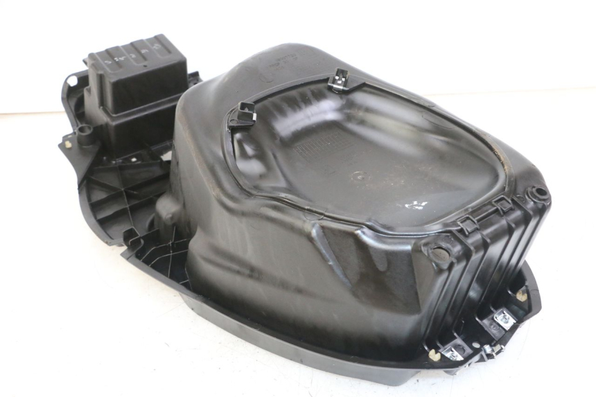 photo de COFFRE SELLE APRILIA SXR 50 (2021 - 2023) - Vue d’ensemble