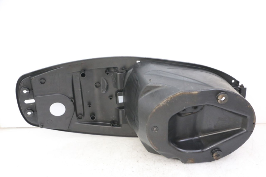 photo de COFFRE SELLE SYM JET 14 4T 50 (2018 - 2022) - Zoom état d’usage