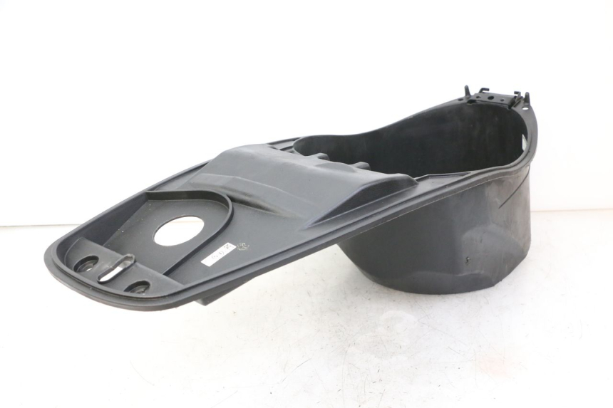 photo de COFFRE SELLE SYM JET 14 4T 50 (2018 - 2022) - Gros plan technique