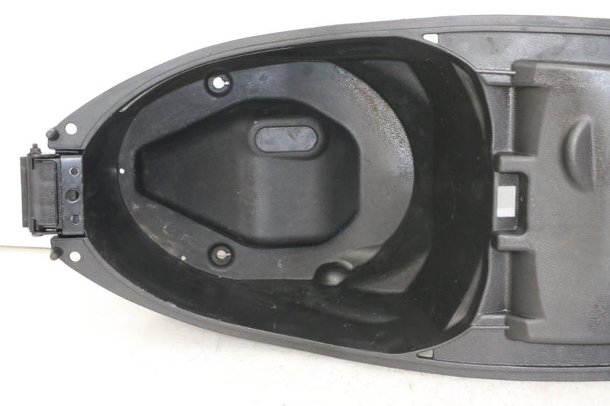 photo de COFFRE SELLE SYM JET 14 4T 50 (2018 - 2022) - Vue d’ensemble