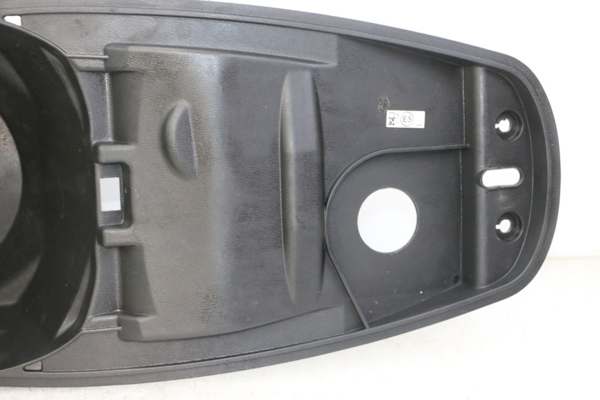 photo de COFFRE SELLE SYM JET 14 4T 50 (2018 - 2022) - Points de fixation