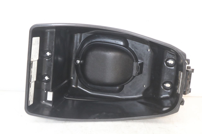 photo de COFFRE SELLE SYM ORBIT 2 4T 50 (2008 - 2017) - Gros plan technique