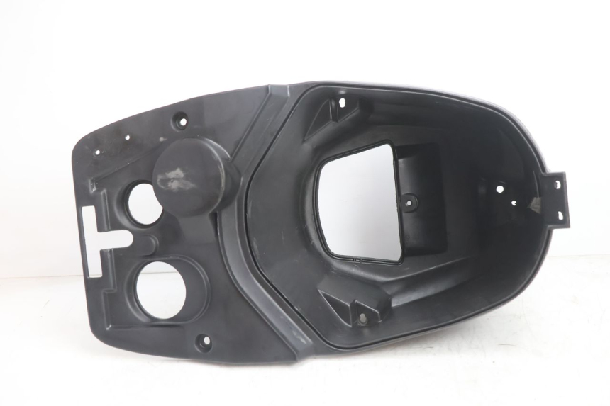 photo de COFFRE SELLE PEUGEOT TKR TREKKER FURIOUS 50 (2005 - 2014) - Zoom état d’usage