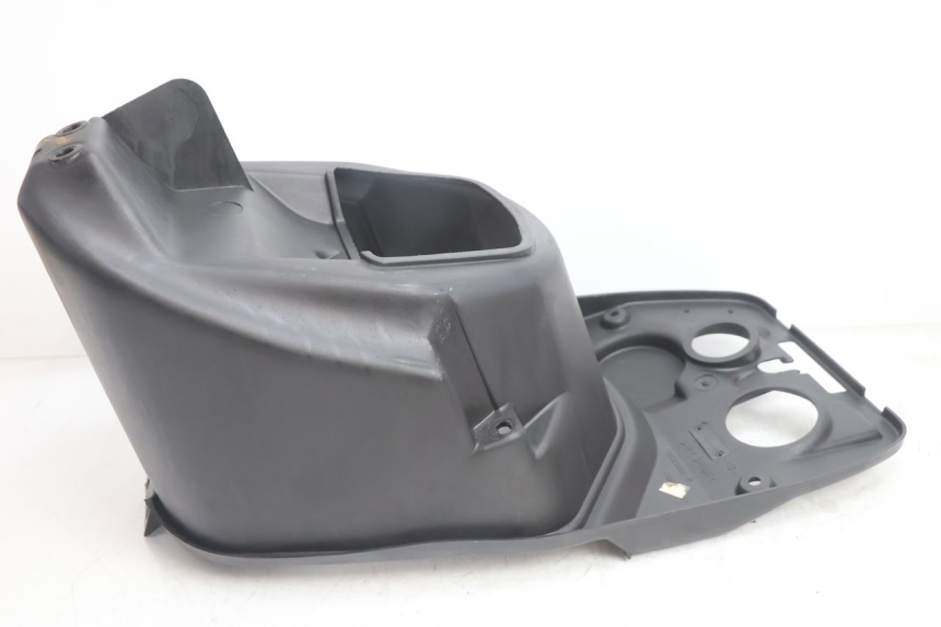 photo de COFFRE SELLE PEUGEOT TKR TREKKER FURIOUS 50 (2005 - 2014) - Gros plan technique