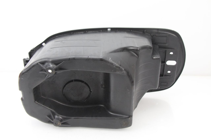 photo de COFFRE SELLE SYM TONIK 125 (2010 - 2014) - Gros plan technique