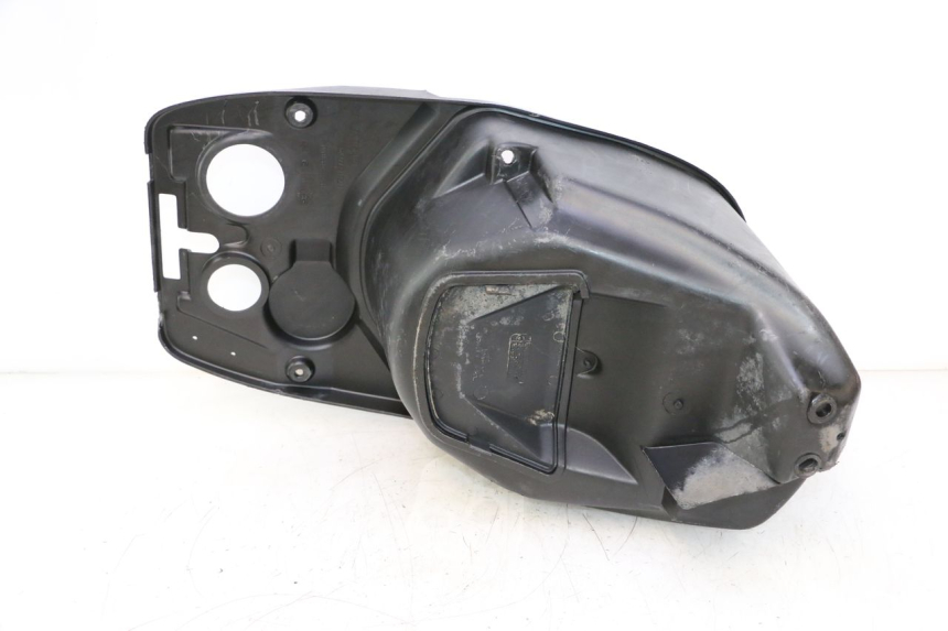 photo de COFFRE SELLE PEUGEOT TREKKER 50 (1995 - 2004) - Gros plan technique