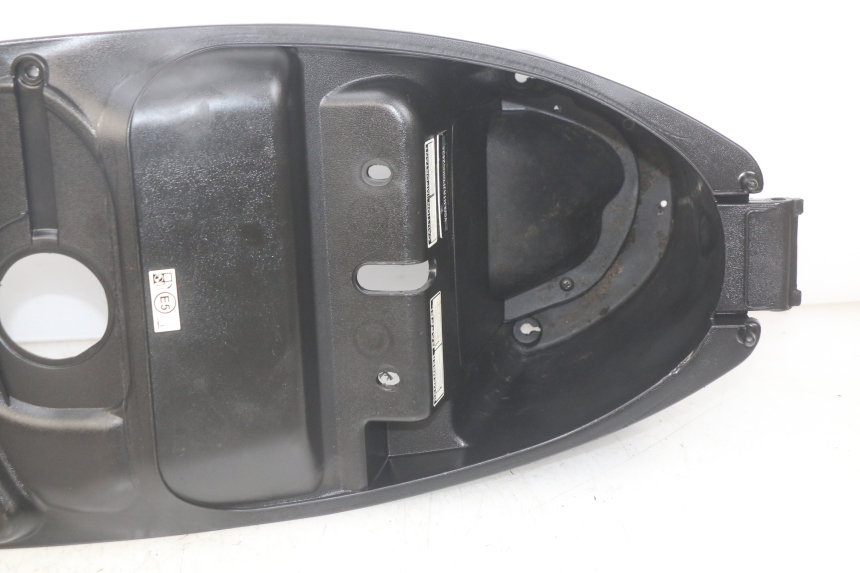 photo de COFFRE SELLE PEUGEOT TWEET 4T 50 (2018 - 2022) - Zoom état d’usage