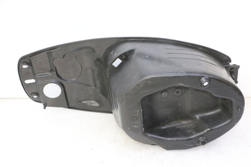 photo de COFFRE SELLE PEUGEOT TWEET 4T 50 (2018 - 2022) - Gros plan technique