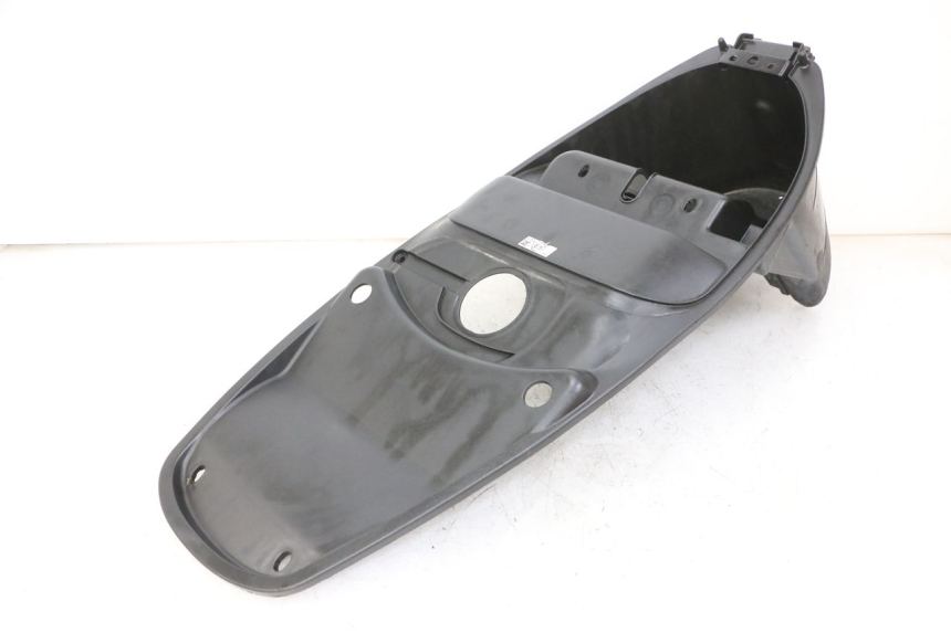 photo de COFFRE SELLE PEUGEOT TWEET PRO CARGO 50 (2018 - 2022) - Gros plan technique