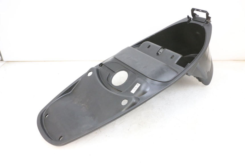 photo de COFFRE SELLE PEUGEOT TWEET PRO EFI 4T 50 (2021 - 2022) - Points de fixation