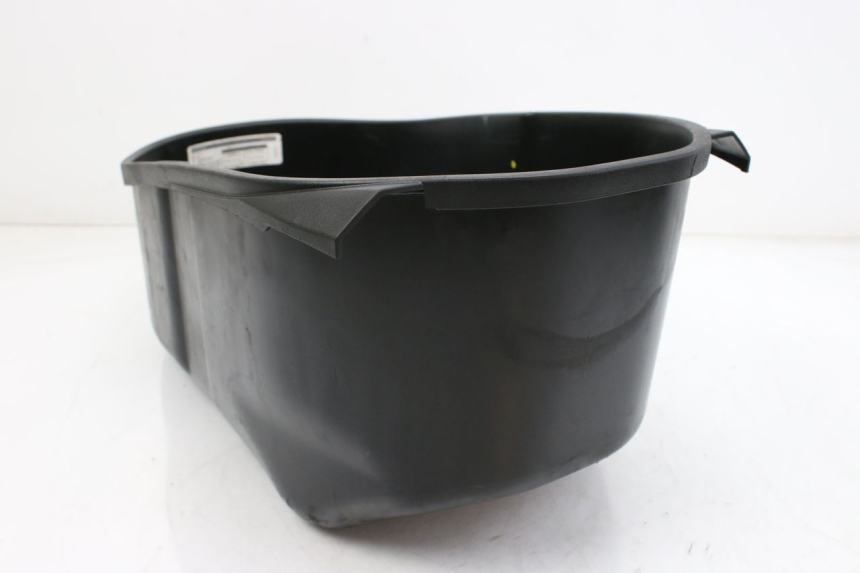 photo de COFFRE SELLE PIAGGIO VESPA GTS IGET ABS 125 (2017 - 2023) - Gros plan technique