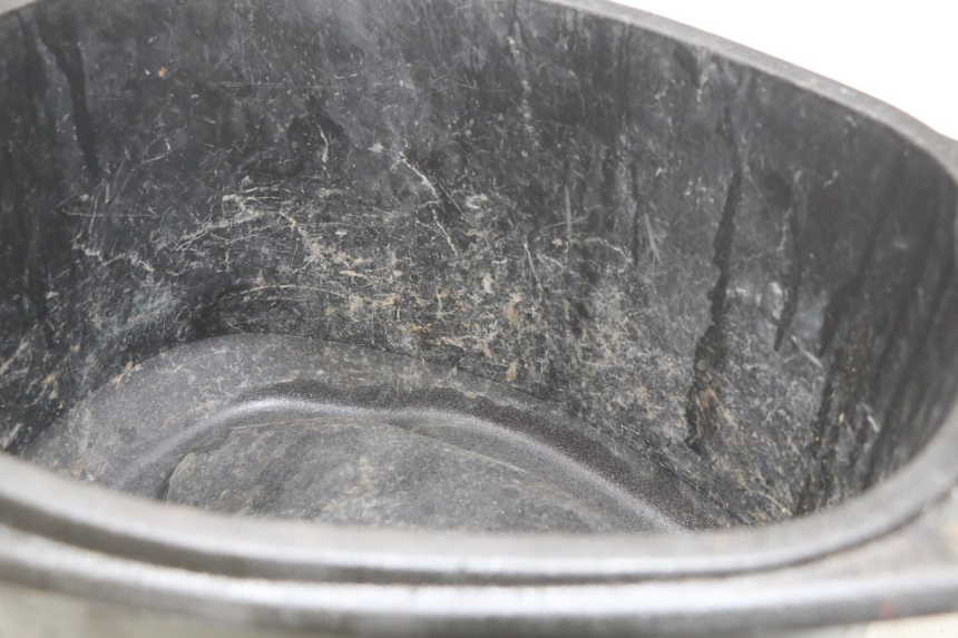 photo de COFFRE SELLE PIAGGIO VESPA LX 2T 50 (2005 - 2013) - Détail de la pièce