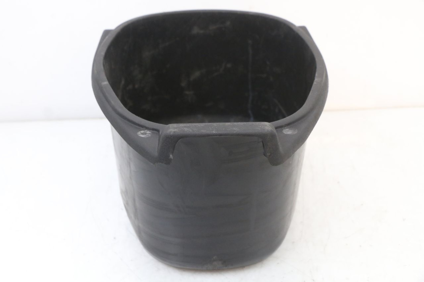 photo de COFFRE SELLE PIAGGIO VESPA S 2T 50 (2007 - 2014) - Détail de la pièce