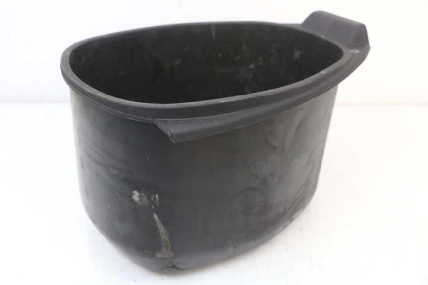 photo de COFFRE SELLE PIAGGIO VESPA S 2T 50 (2007 - 2014) - Zoom état d’usage