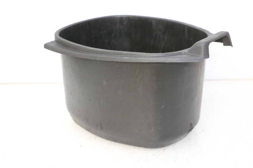 photo de COFFRE SELLE PIAGGIO VESPA S 2T 50 (2007 - 2014) - Détail de la pièce