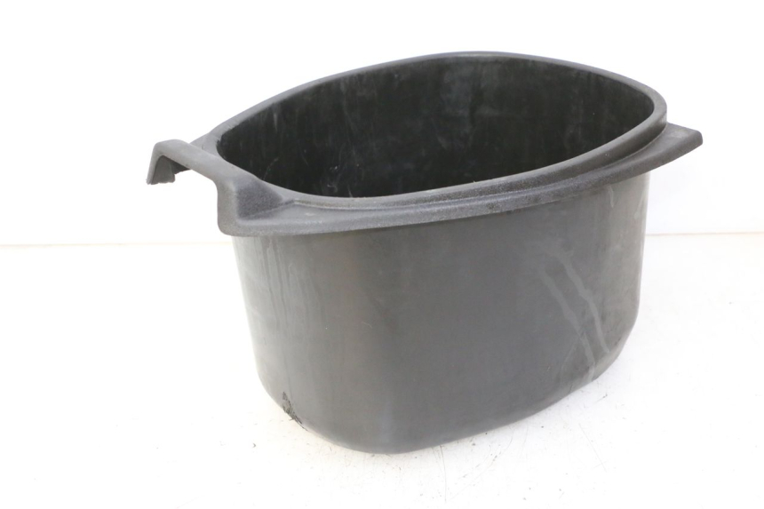 photo de COFFRE SELLE PIAGGIO VESPA S 2T 50 (2007 - 2014) - Gros plan technique