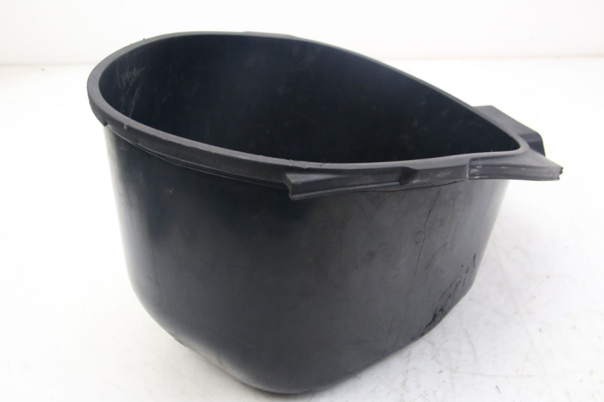 photo de COFFRE SELLE PIAGGIO VESPA SPRINT 2T 50 (2014 - 2018) - Autre angle de vue