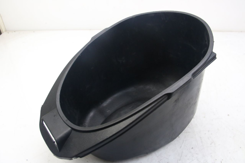 photo de COFFRE SELLE PIAGGIO VESPA SPRINT 2T 50 (2014 - 2018) - Vue d’ensemble