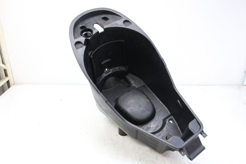 photo de COFFRE SELLE PEUGEOT VIVACITY NEW 2T 50 (2008 - 2017) - État de surface