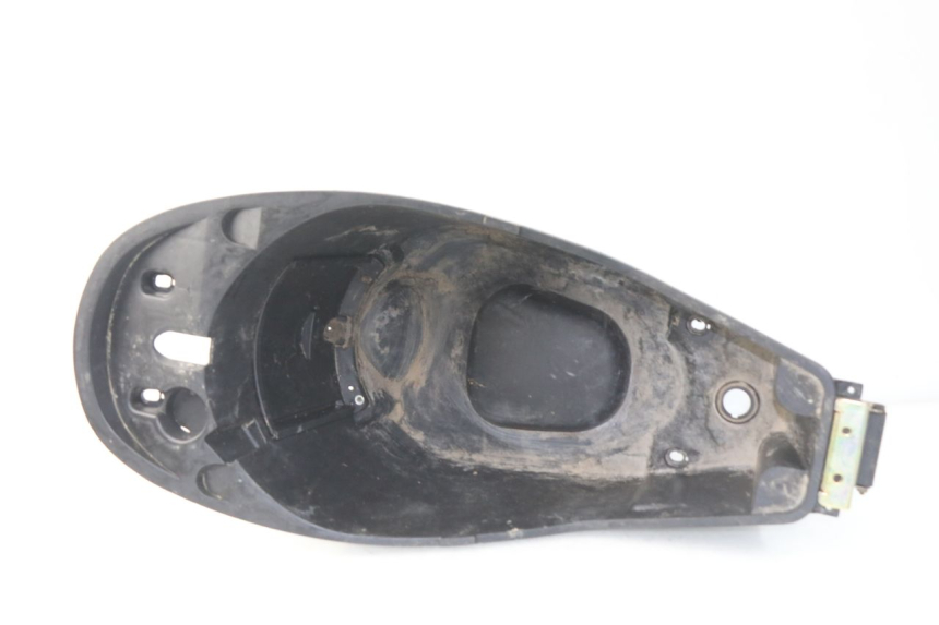 photo de COFFRE SELLE PEUGEOT VIVACITY NEW 4T 50 (2008 - 2017) - Vue principale