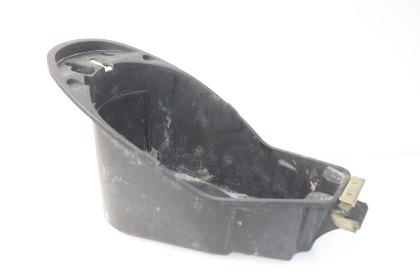 photo de COFFRE SELLE PEUGEOT VIVACITY NEW 4T 50 (2008 - 2017) - Zoom état d’usage