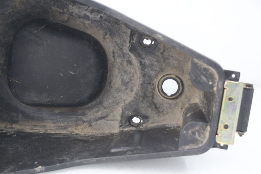 photo de COFFRE SELLE PEUGEOT VIVACITY NEW 4T 50 (2008 - 2017) - Gros plan technique