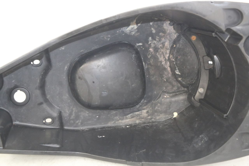 photo de COFFRE SELLE PEUGEOT VIVACITY NEW 4T 50 (2008 - 2017) - Vue d’ensemble