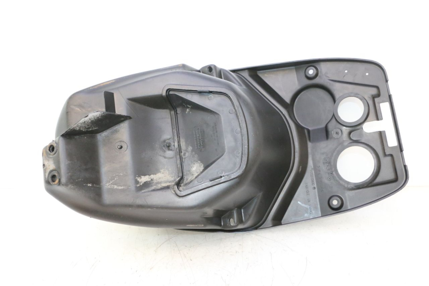 photo de COFFRE SELLE PEUGEOT VIVACITY 50 (1998 - 2003) - Détail de la pièce