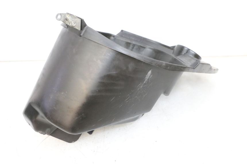 photo de COFFRE SELLE PEUGEOT VIVACITY 100 (1999 - 2008) - Gros plan technique