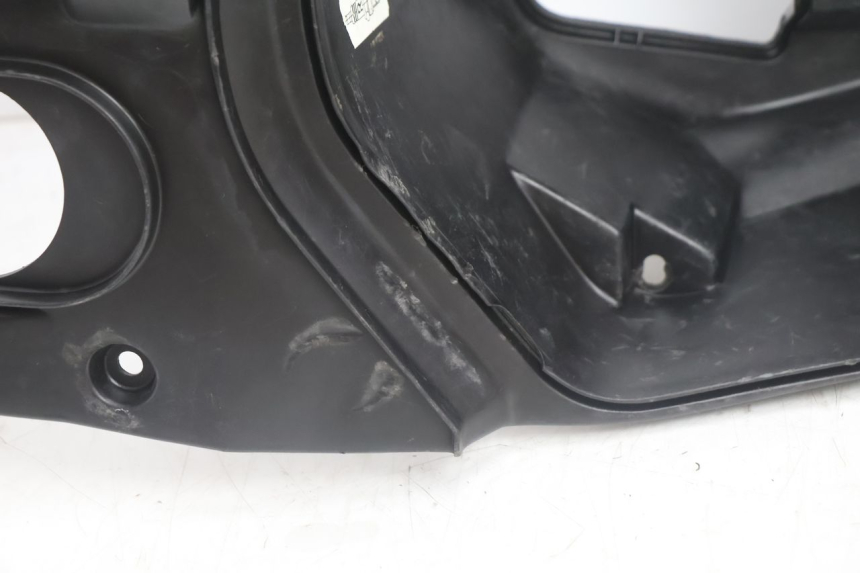 photo de COFFRE SELLE PEUGEOT VIVACITY 100 (1999 - 2008) - Zoom état d’usage