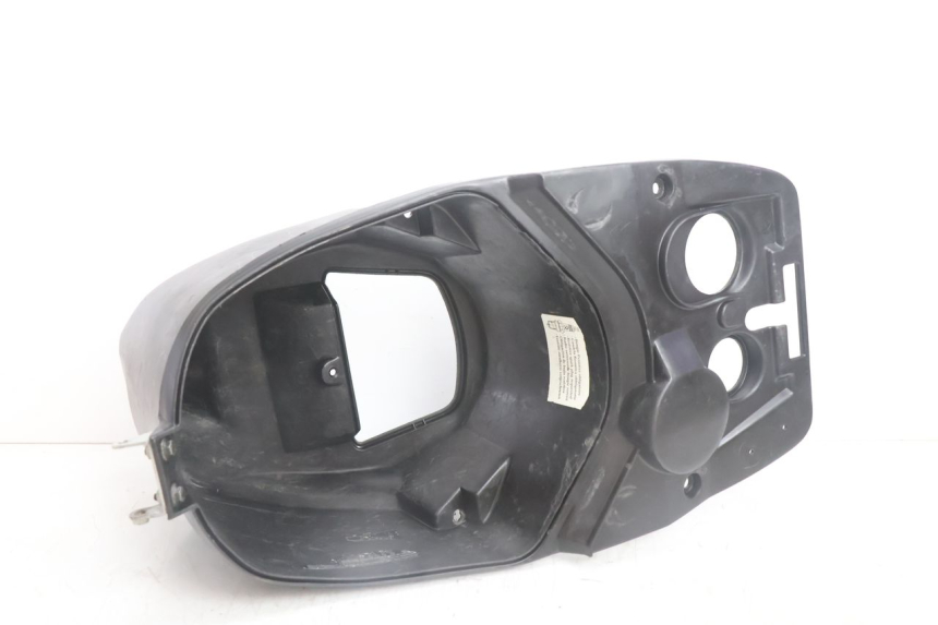 photo de COFFRE SELLE PEUGEOT VIVACITY 100 (1999 - 2008) - Gros plan technique