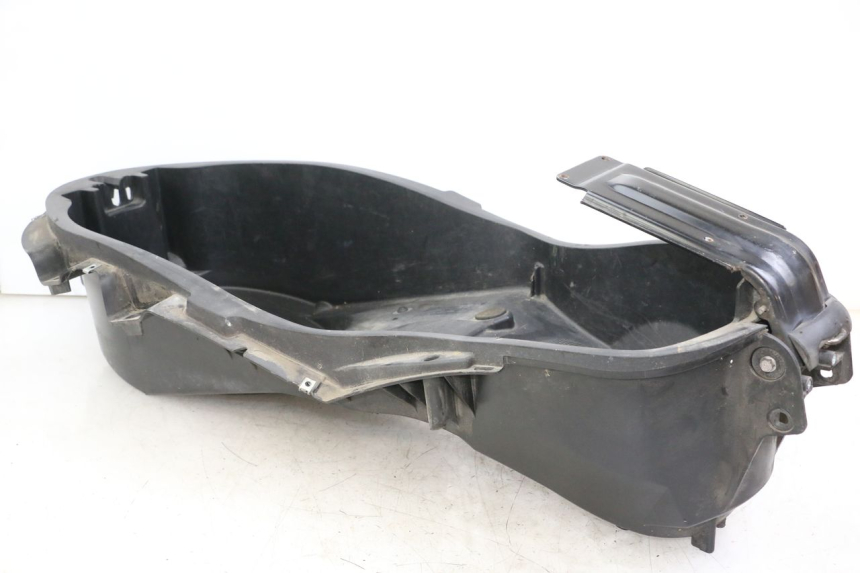 photo de COFFRE SELLE YAMAHA X-MAX XMAX ABS 250 (2010 - 2012) - Détail de la pièce