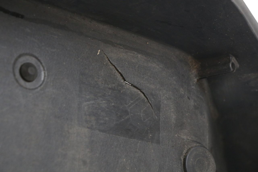 photo de COFFRE SELLE YAMAHA X-MAX XMAX 125 (2010 - 2013) - État de surface