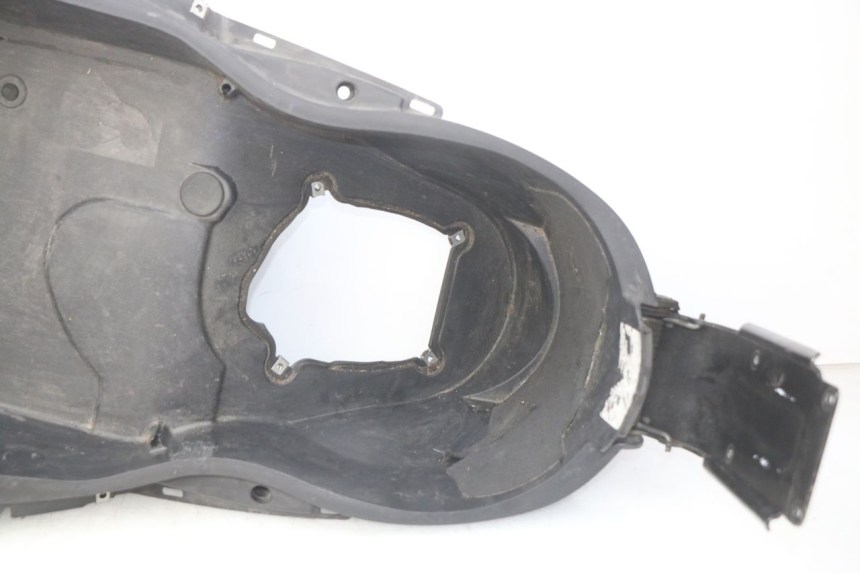 photo de COFFRE SELLE YAMAHA X-MAX XMAX 125 (2010 - 2013) - Marquages et références