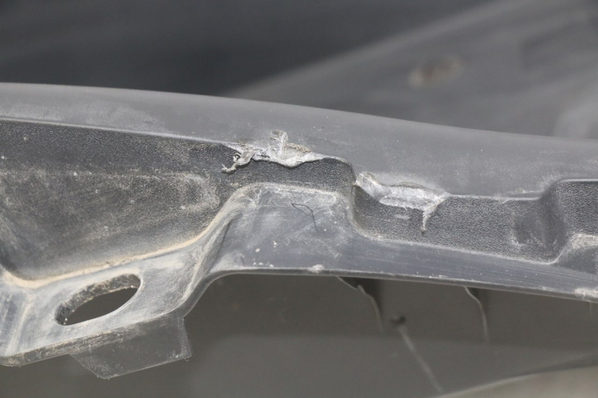 photo de COFFRE SELLE YAMAHA X-MAX XMAX 125 (2010 - 2013) - Gros plan technique