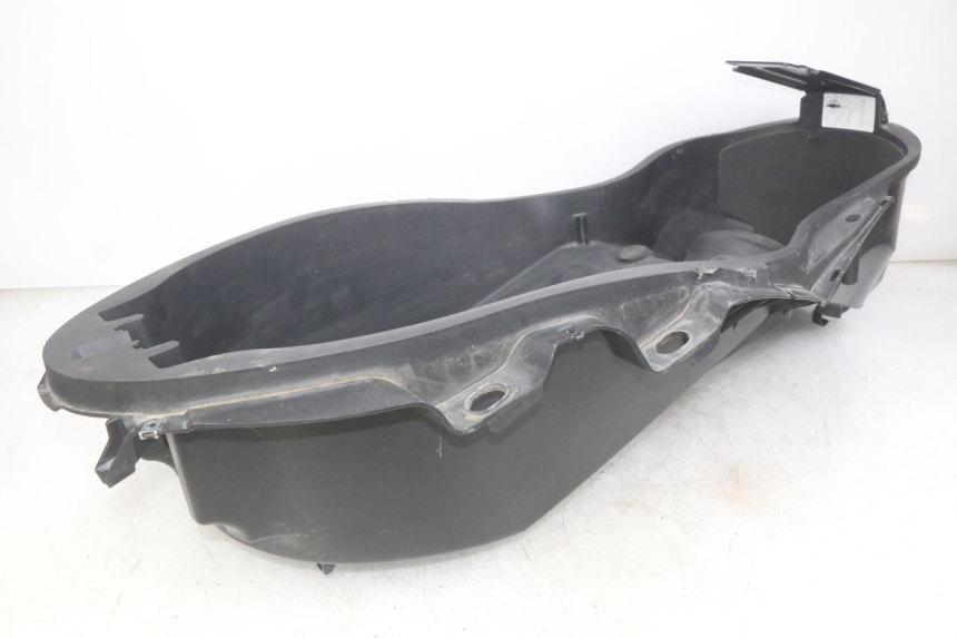 photo de COFFRE SELLE YAMAHA X-MAX XMAX 125 (2010 - 2013) - Vue d’ensemble