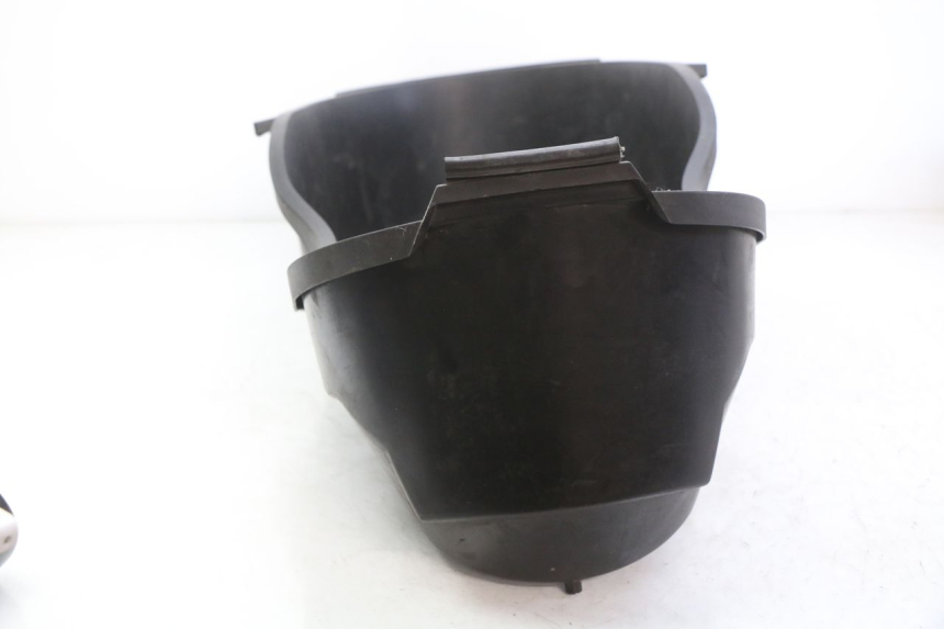 photo de COFFRE SELLE YAMAHA XMAX X-MAX 125 (2006 - 2009) - Zoom état d’usage