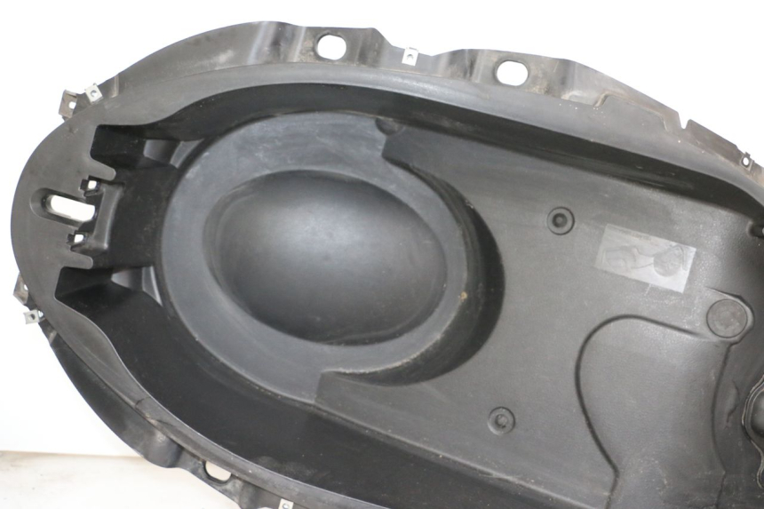 photo de COFFRE SELLE YAMAHA X-MAX XMAX 125 (2010 - 2013) - Points de fixation