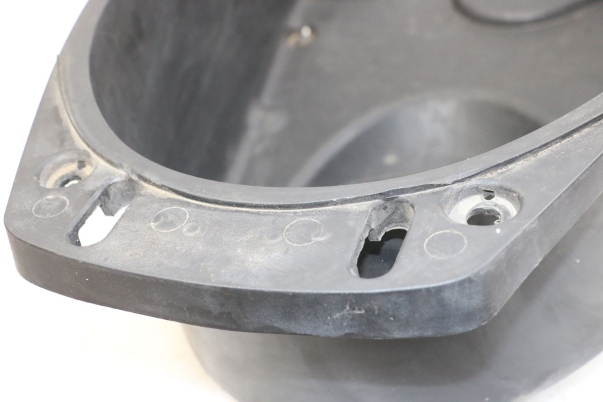 photo de COFFRE SELLE YAMAHA XMAX X-MAX 125 (2006 - 2009) - Détail de la pièce