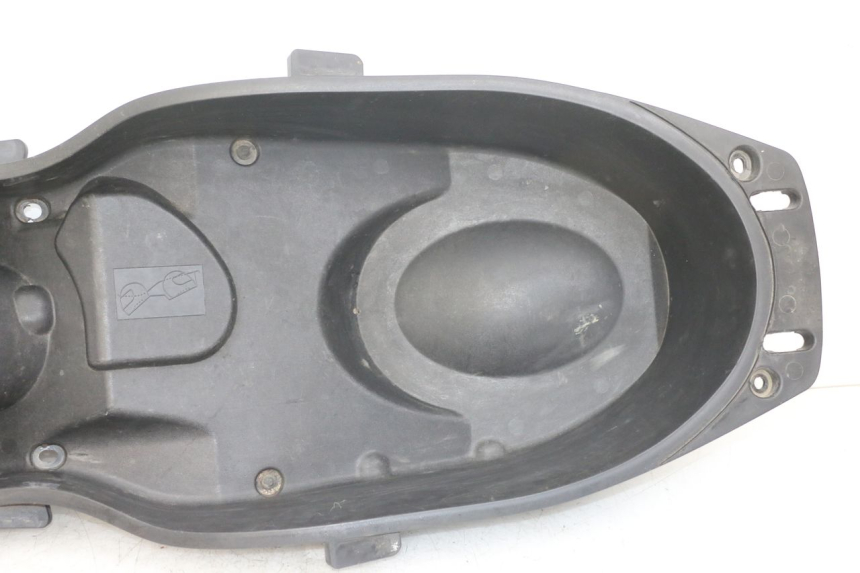 photo de COFFRE SELLE YAMAHA XMAX X-MAX 125 (2006 - 2009) - État de surface