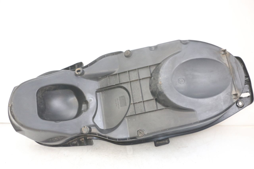 photo de COFFRE SELLE YAMAHA XMAX X-MAX 125 (2006 - 2009) - Zoom état d’usage