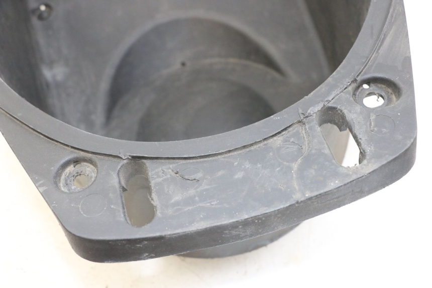 photo de COFFRE SELLE YAMAHA XMAX X-MAX 125 (2006 - 2009) - Gros plan technique